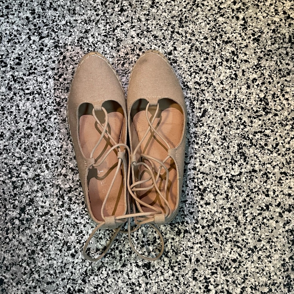 Esprit Tan Lace-Up Women's Flats